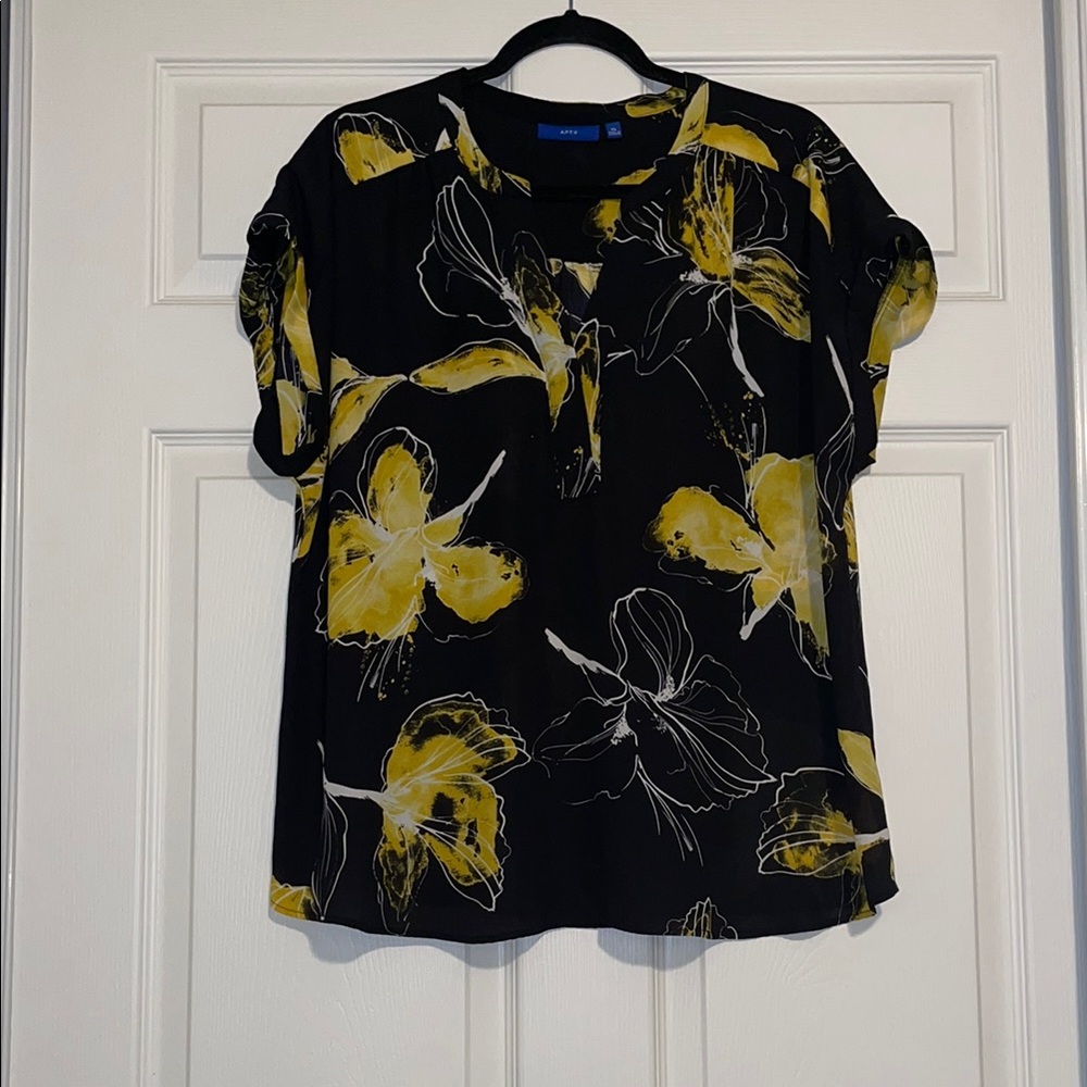 Women’s Apt. 9 Floral Blouse